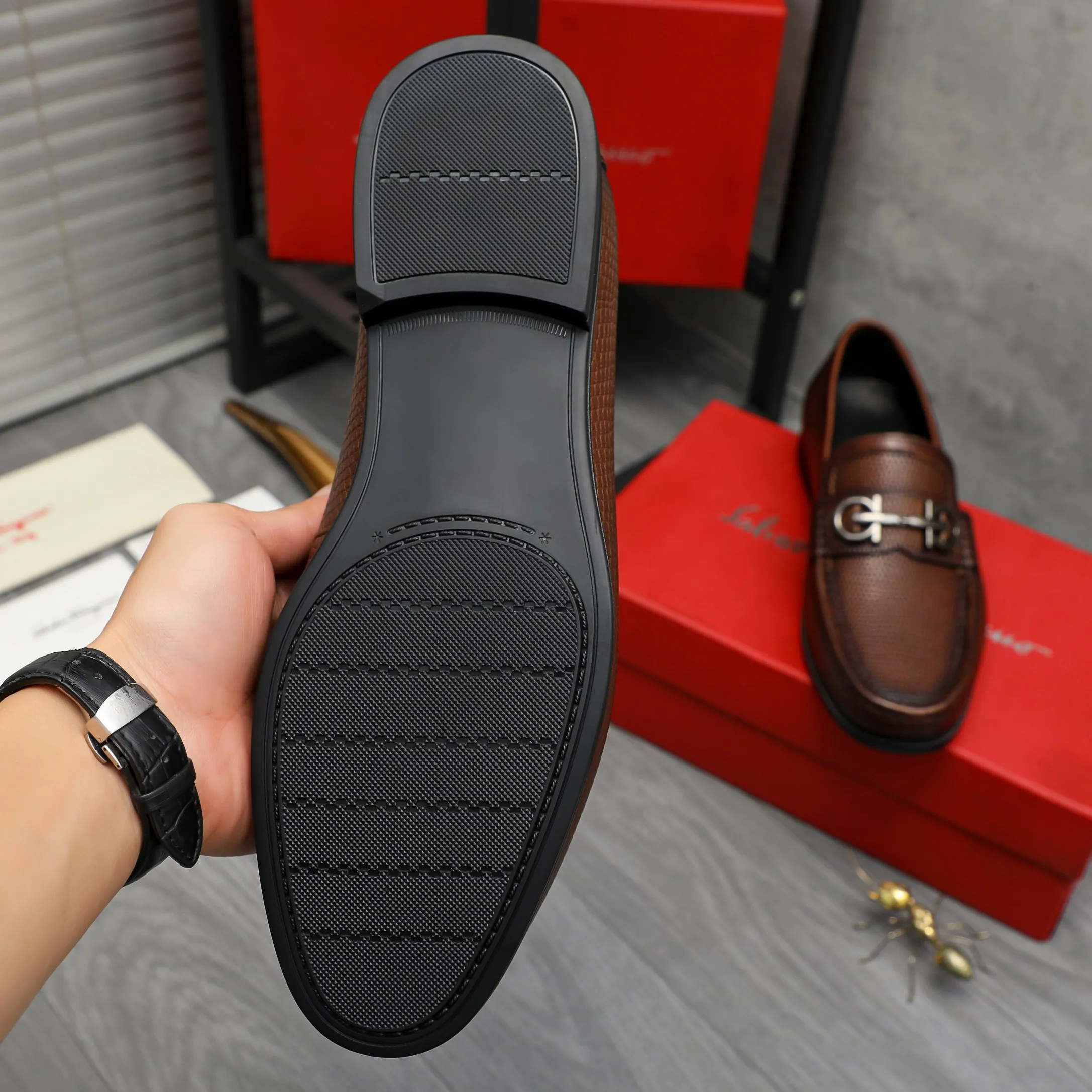 Men's shoes 💰p442 Product trademark: Ferragamo " Ferragamo ] Business slip-on leather shoes Regular size: 38-46 (45.46 custom-made, non-returnable) Product materials: Selected grained cowhide upper, cowhide lining, rubber outsole